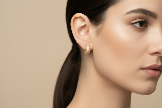 Boucles d'oreilles créoles strass mini fleurs