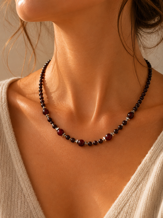 Collier création en Grenat