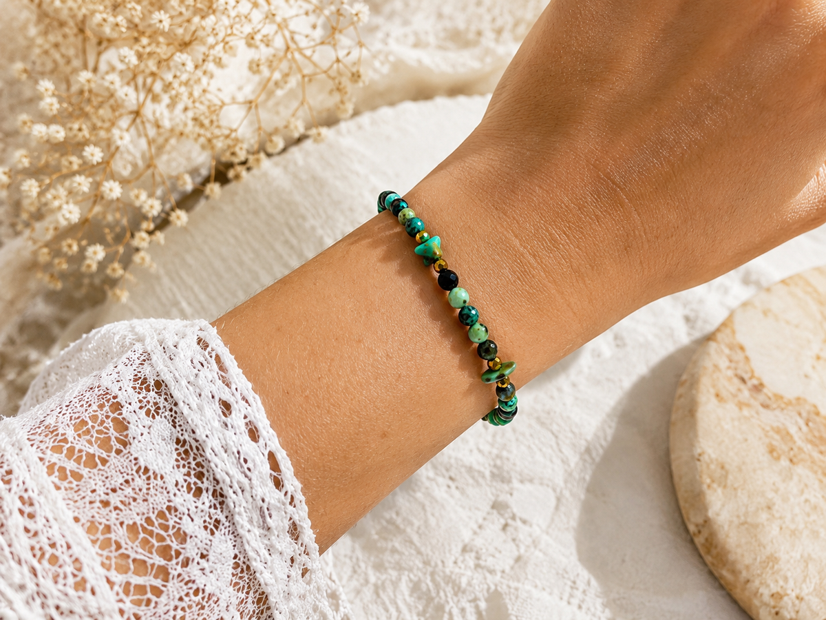 Bracelet turquoise africaine facetté doré
