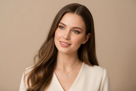 Collier Doré Pendentif Goutte Incrusté de Strass