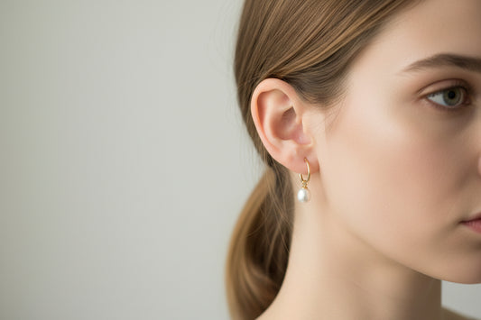 Mini créoles 1,2 cm ornées de perles d'eau de 7 mm,