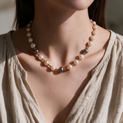Collier en perles de culture d’eau douce multicolores – Blanc, rose poudré et gris