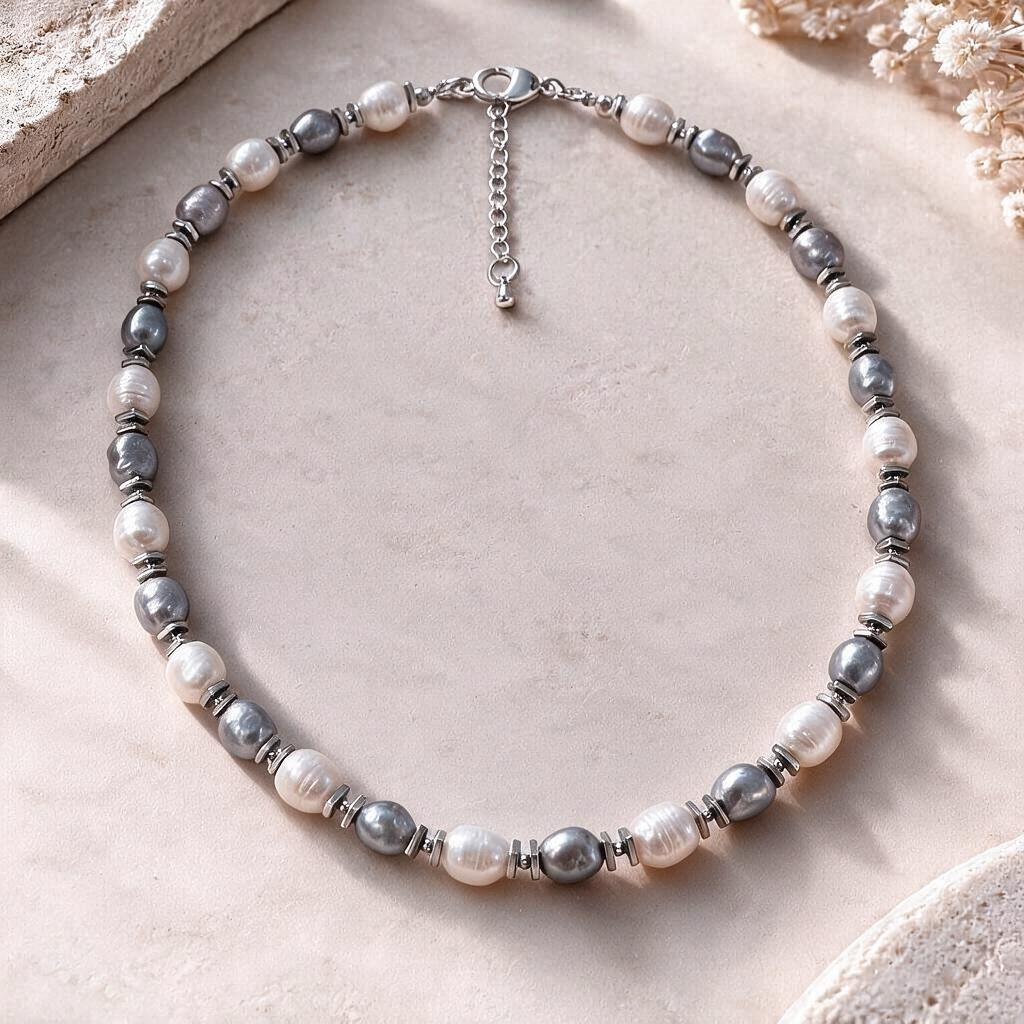 Collier en perles de culture d’eau douce blanches et mauves – Finition dorée ou argentée |