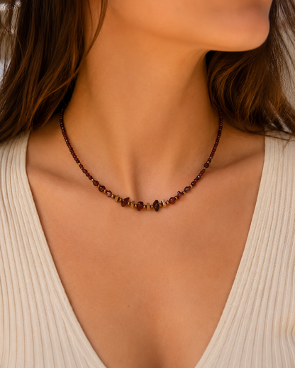 Collier en Grenat Naturel – Confiance, Courage & Énergie