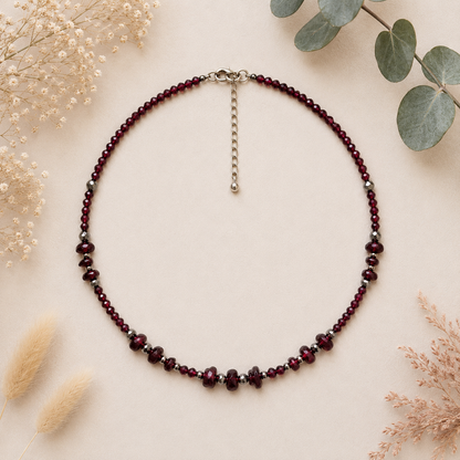 Collier en Grenat Naturel – Confiance, Courage & Énergie