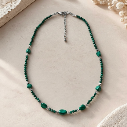 Élégance Verte – Collier en Malachite Naturelle