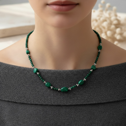 Élégance Verte – Collier en Malachite Naturelle