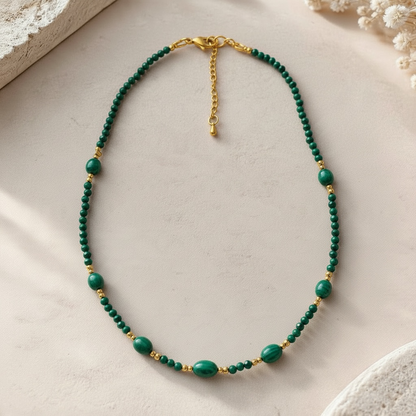 Élégance Verte – Collier en Malachite Naturelle