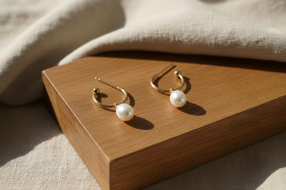 Mini créoles 1,2 cm ornées de perles d'eau de 7 mm,